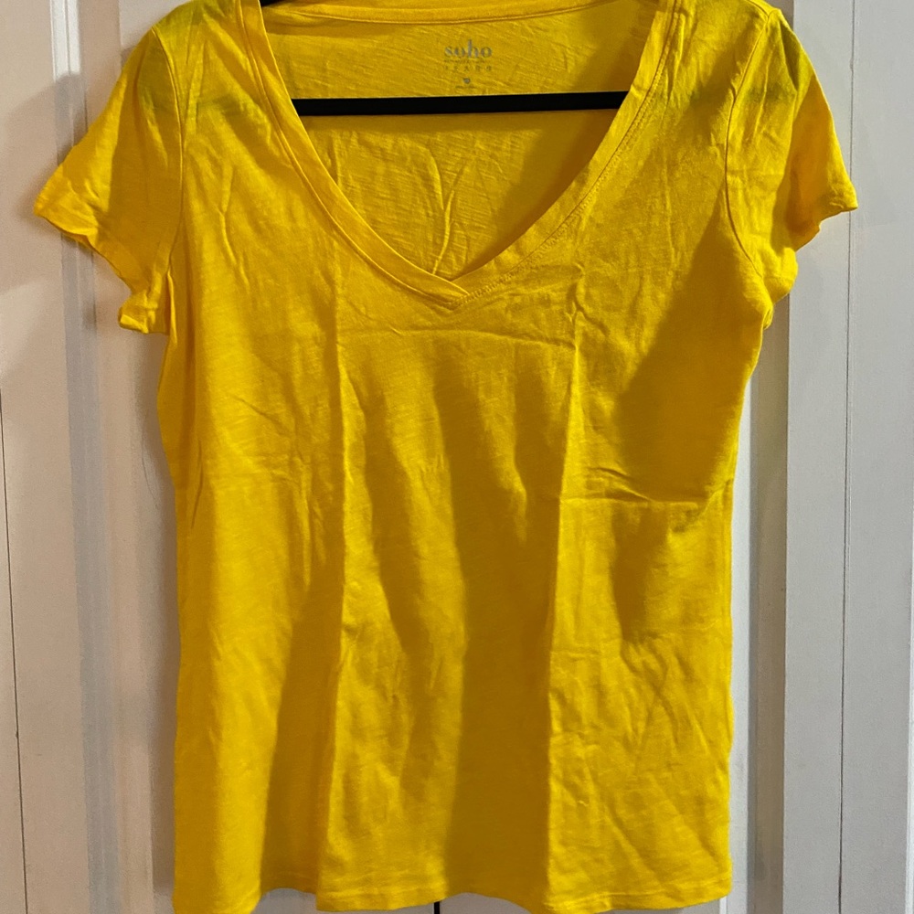 Soho New York & company tee NWOT